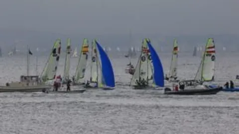 萨拉赫重返红军阵容，亨利点赞，球迷欢呼，英雄归位在望！