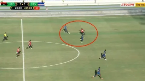 国外12岁男孩沉迷母乳，日饮超十次，体重达200斤引发关注